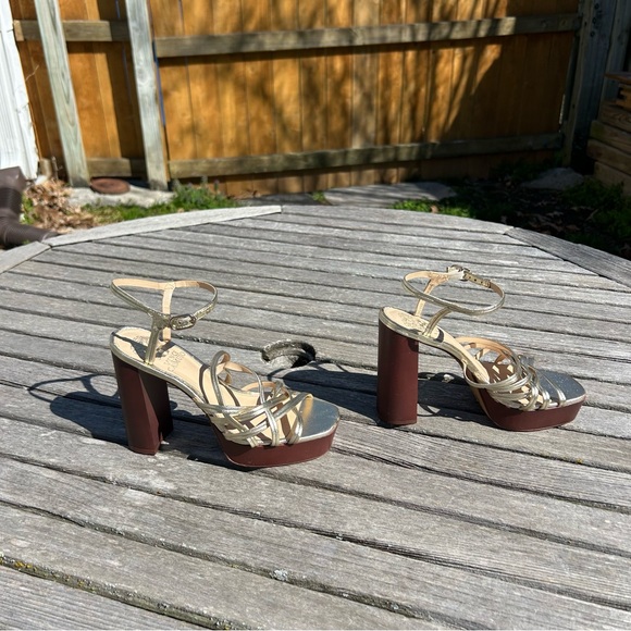 NWOT Vince Camuto Larriss Gold Brown Size 6 Strappy Platform Heel Sandals Womens - Picture 2 of 10